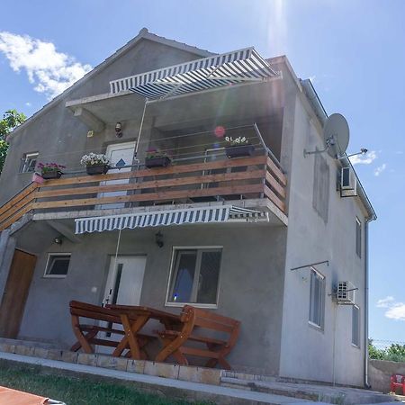 Apartments Mateo ビビニェ エクステリア 写真