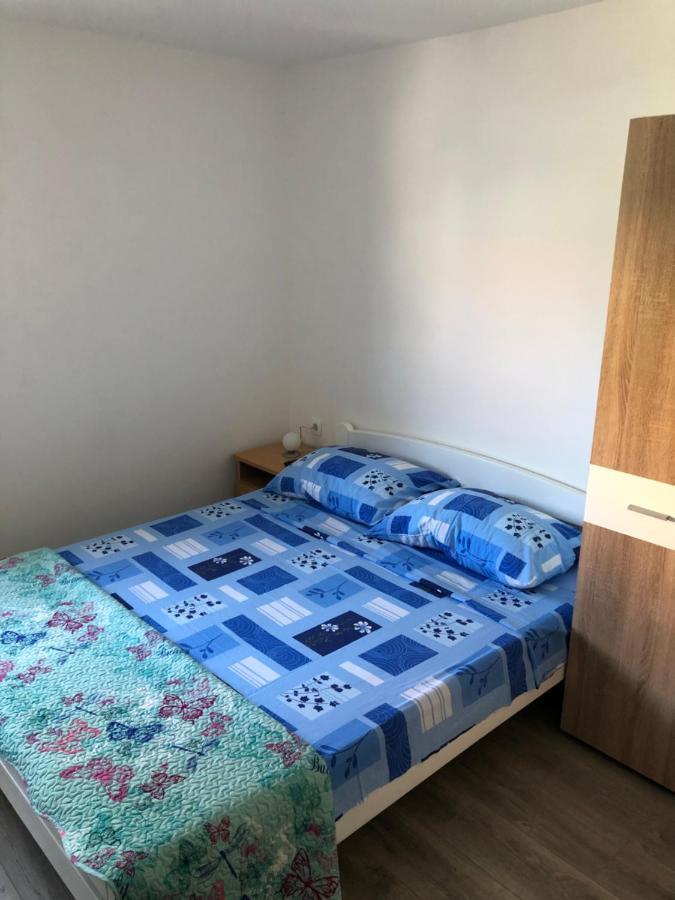 Apartments Mateo ビビニェ エクステリア 写真