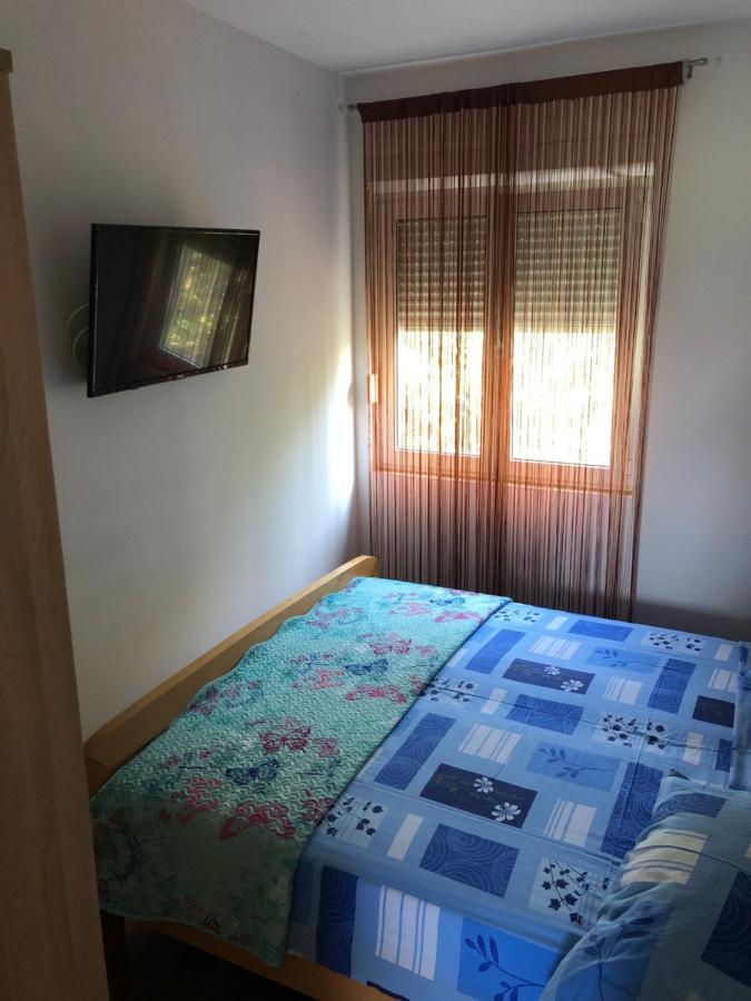 Apartments Mateo ビビニェ エクステリア 写真