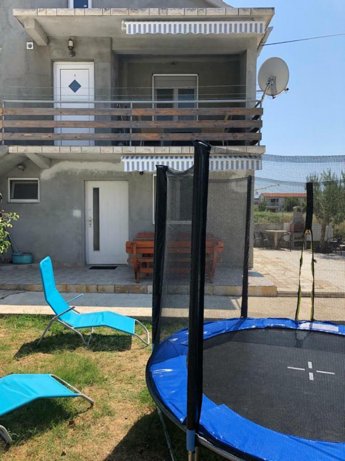 Apartments Mateo ビビニェ エクステリア 写真